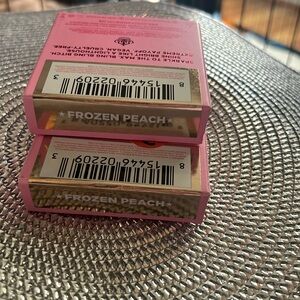 Jeffree Star ⭐️, Frozen Peach Supreme Frost, Highlighter, Price is for each.